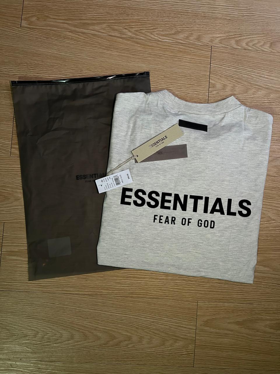 ESSENTIALS GRIS